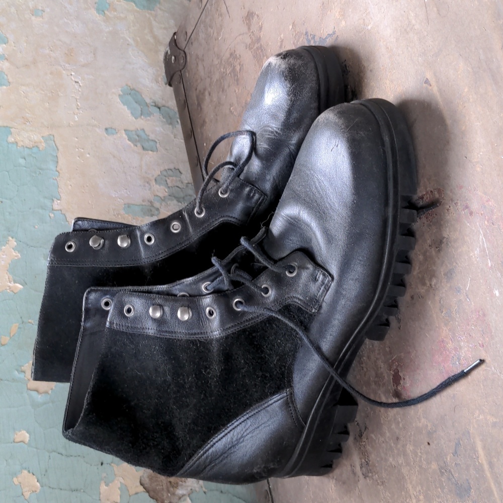 Vintage Mootsies Tootsies suede leather combat boots